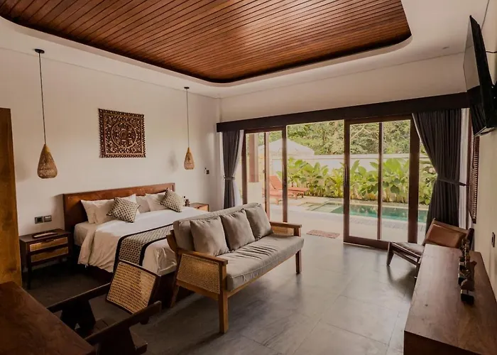 Private With Pool, Bathtub, Rice Field & Jungle Views Villa