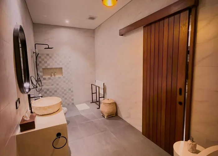 Private With Pool, Bathtub, Rice Field & Jungle Views Villa Ubud