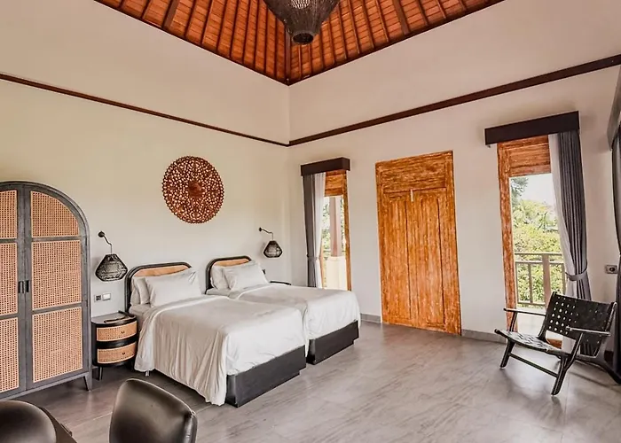 Private With Pool, Bathtub, Rice Field & Jungle Views Villa *